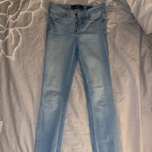 HIGH RISE SUPER SKINNY HOLLISTER JEANS